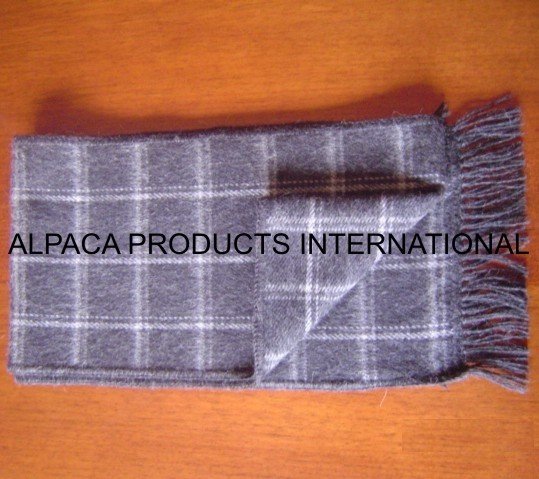 ALPACA SCARF IN SCOTTISH MODELS