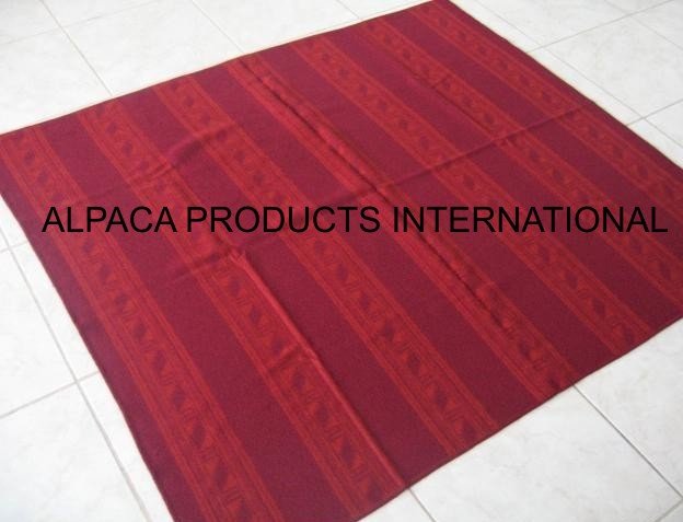 THROWS MODEL PRECOLOMBINO IN SEVERAL COLORS.