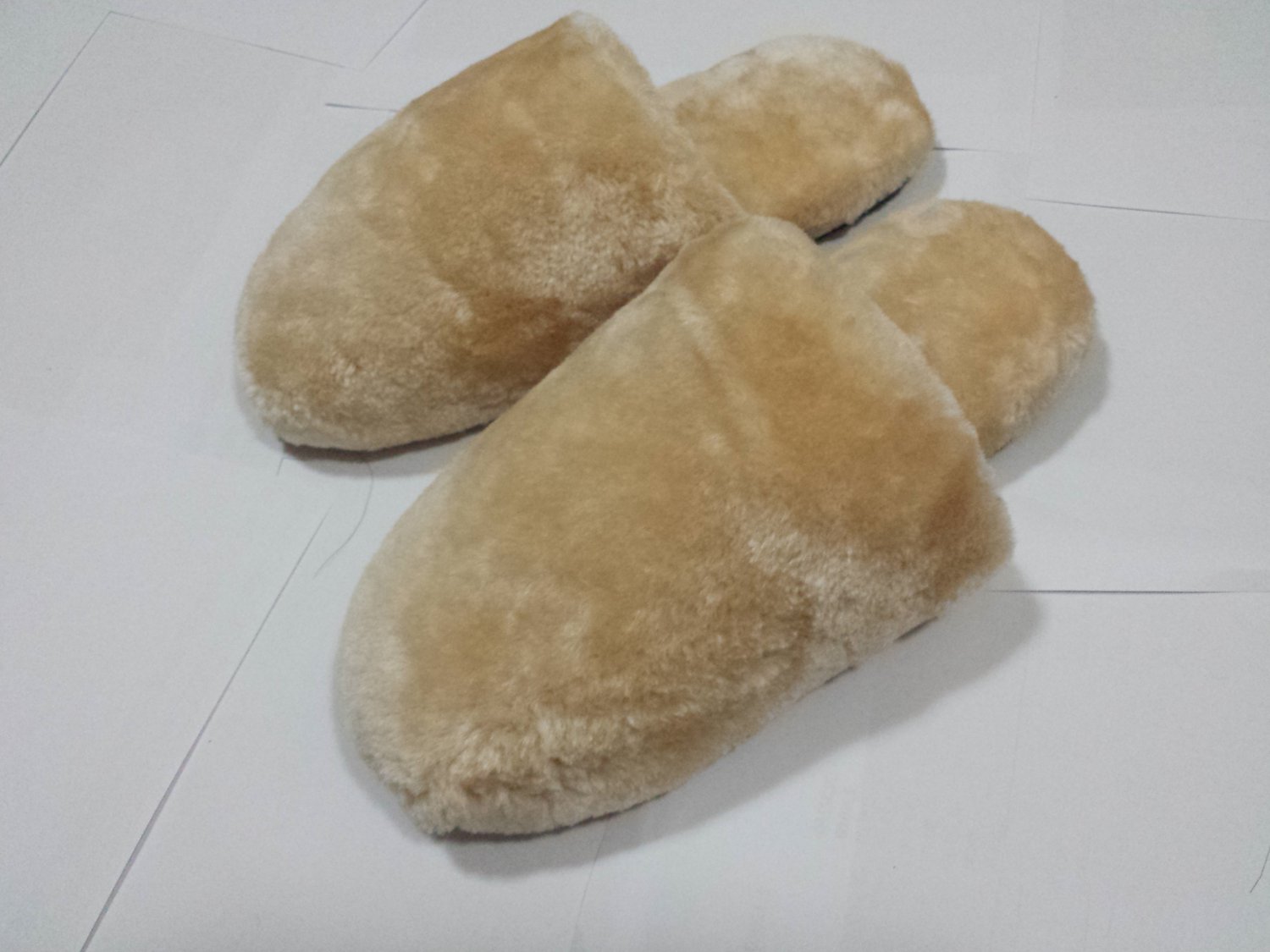 Women Plush Slippers NEW $9.99