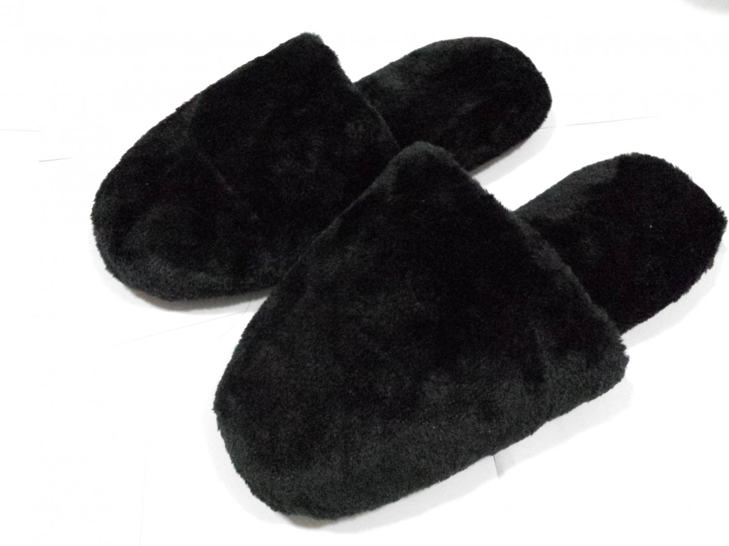 Men Plush Slippers Black NEW $9.99