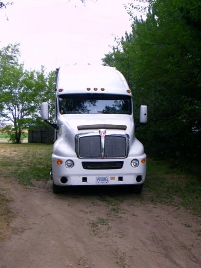 2001 Kenworth T2000 Tractor
