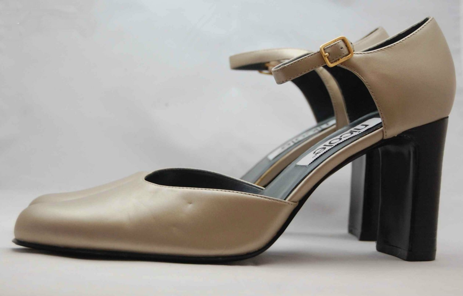 NWOB Nicole Matte Platinum Metallic Ankle Strap Pump 9M