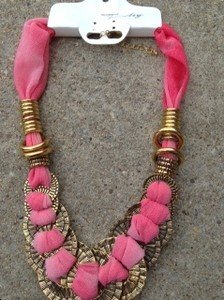 Coral Color Necklace W/ Antique Gold~~Perfect Summer Necklace!! BRAND NEW WT!!