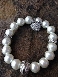 White pearl bracelet Glass Pearls with heart made with Swarovski Crystals!! CUTE