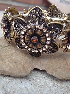 Crystal Bracelet~ Stretch Cuff ~Embellisehed in Crystal~"STUNNING" NEW WOT