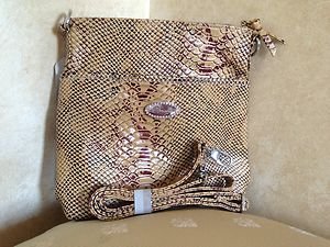 OVER THE SHOULDER BAG/PURSE~ MADE WITH THE FINEST GENUINE LEATHER~NWT~BEAUTIFUL