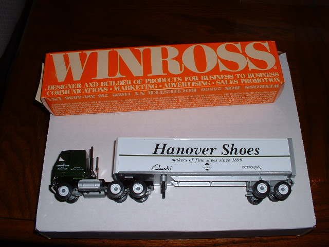HANOVER SHOE # 1...Hanover, Pa..1991 Winross truck--DE...made in USA