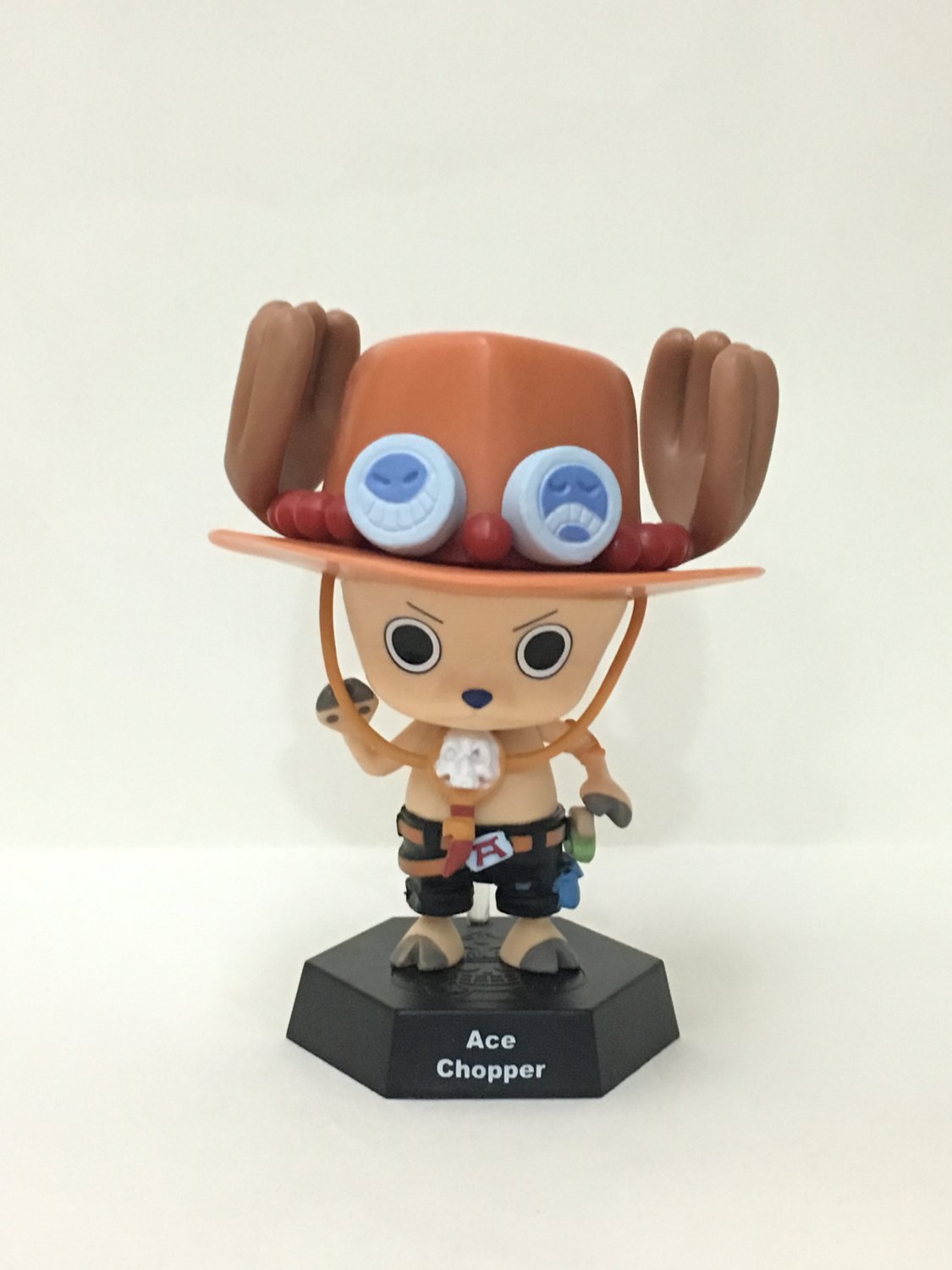 7-11 HK One Piece 2016 Chopper World Figures Ace Chopper
