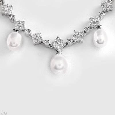 1.0 Carat Diamond & Pearl Pendant