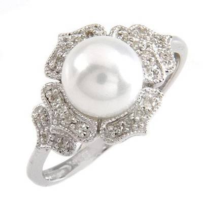 0.10 Carat Diamond & Pearl Ring