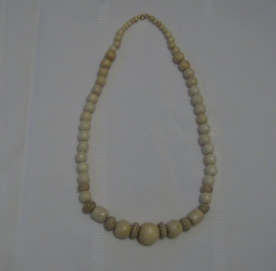 Creamy Shades of Vanilla Wooden Necklace
