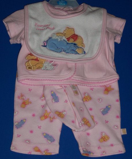 DISNEY WINNIE THE POOH 4-PIECE SLEEPER, BIB, HAT PREEMIE