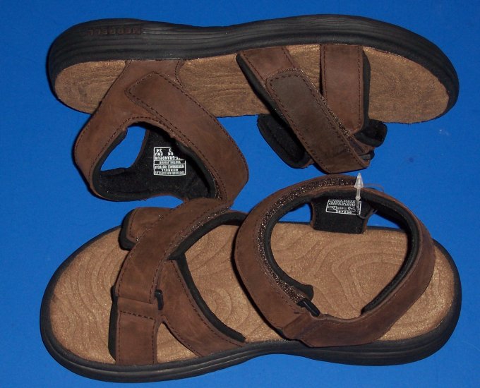 Merrell Topo Sahara Kids Chocolate Brown Sandals Big Boy Size 3