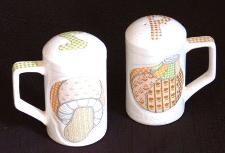 Enesco QUILTED GARDEN PATCH Salt & Pepper Shaker Set