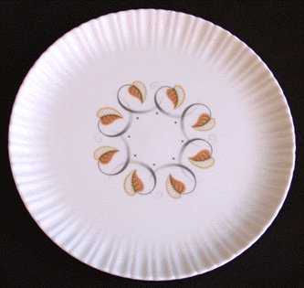 Vintage Dishes HARKER Leaf Swirl LUNCHEON PLATE har85