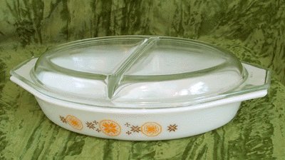 PYREX Divided Casserole Dish W/Lid TOWN & COUNTRY