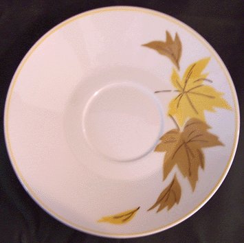Vintage Dishes MIKASA Ivy Lea 2007 MOD Leaf SAUCER -A