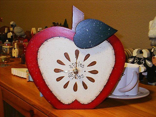 HANDCRAFTED APPLE CLOCK