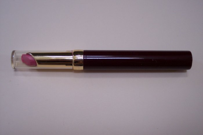 Brand NEW Lipstick by MAYBELLINE
