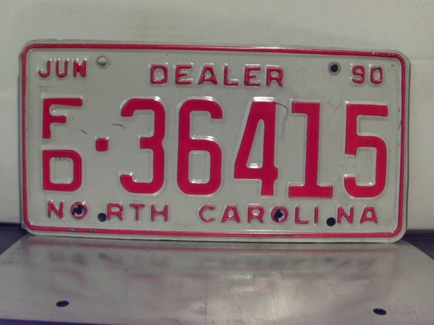 1990 North Carolina NC Dealer License Plate Tag FD36415