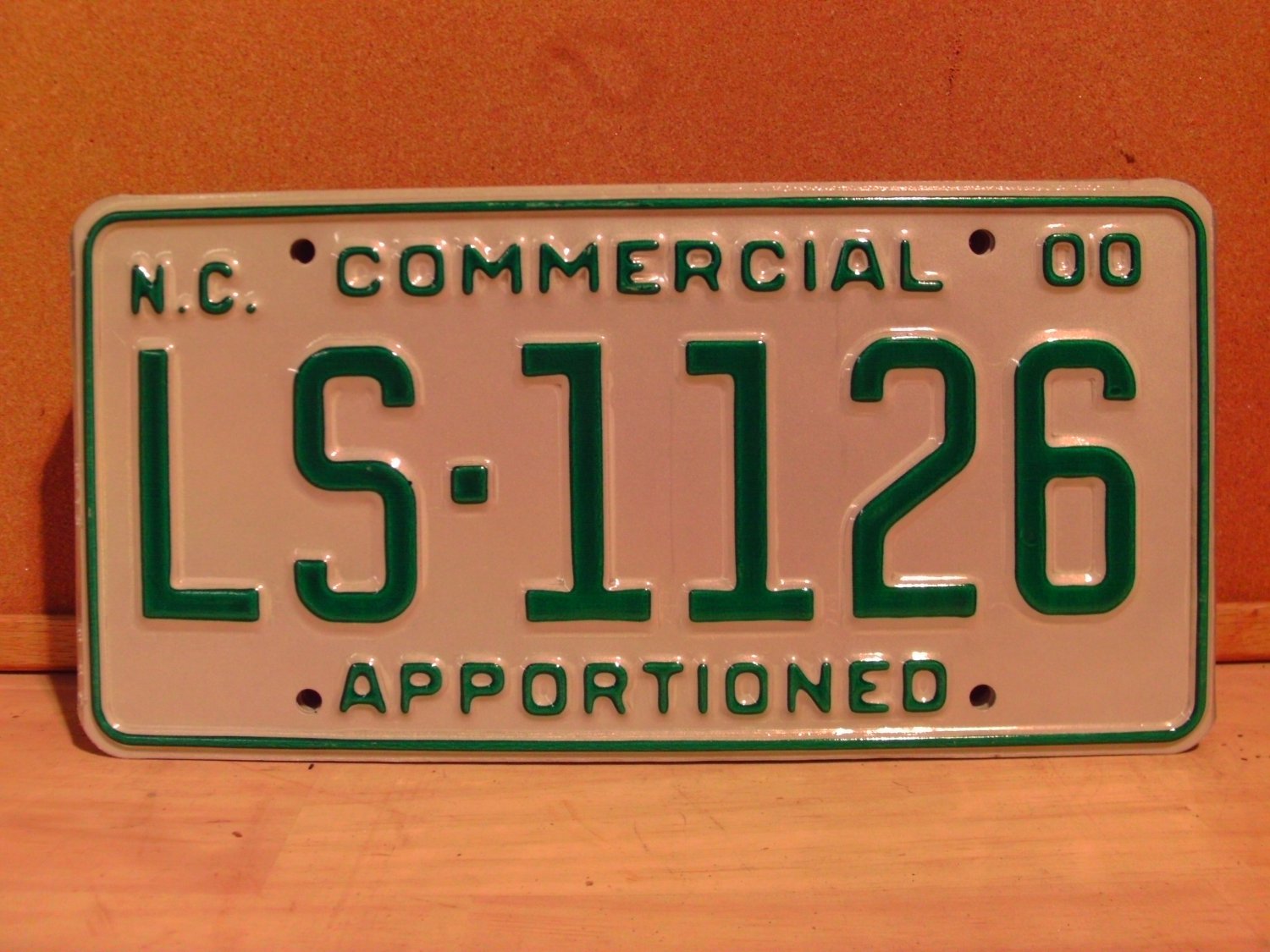 2000 North Carolina Apportioned Truck License Plate Mint NC LS1126