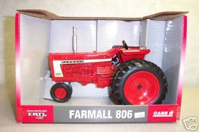 International Harvester Farmall 806 Diecast Tractor #14501