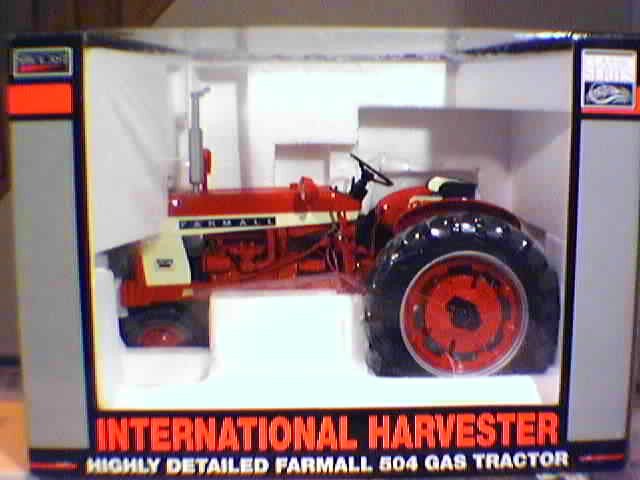 SpecCast IH Farmall 504 Gas 1:16 Scale Diecast Tractor