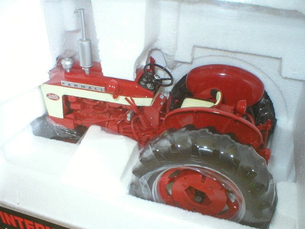SpecCast Farmall 340 Diecast 1:16 Collectible Tractor