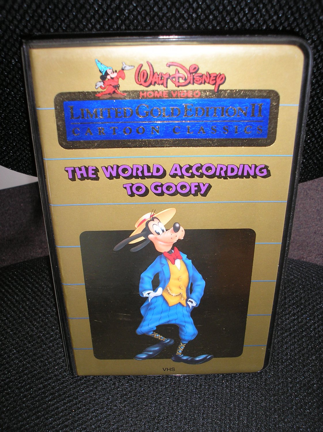 THE WORLD ACCORDING TO GOOFY:WALT DISNEY CARTOON CLASSICS LIMITED GOLD