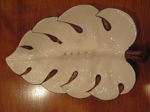 This is beautiful hand-made Ashtray by Treasure Craft made in 1962 in Compton Ca