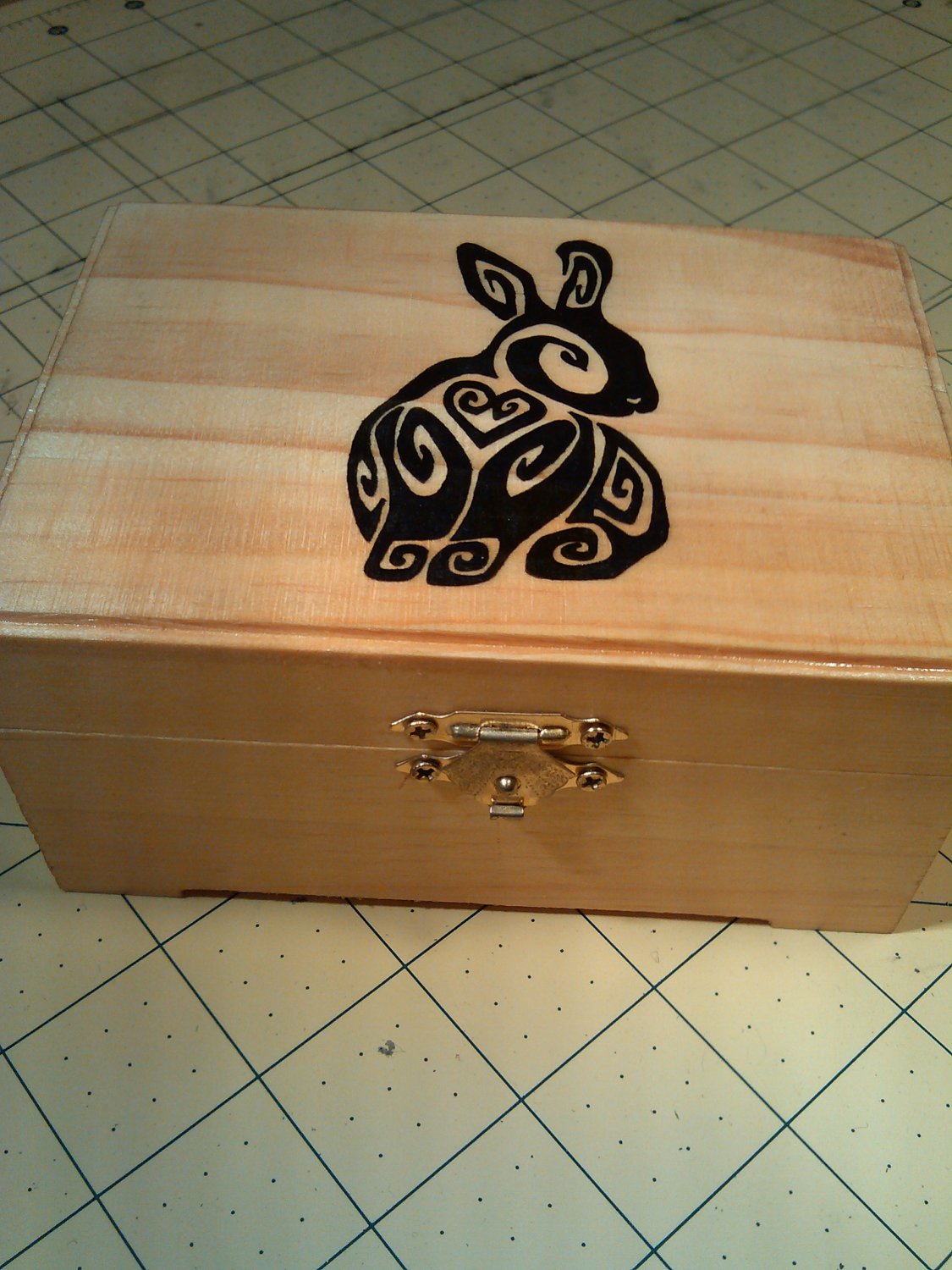 rare hand made collectible " bunny " trinket box, pet, pelt