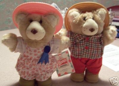 2 Wendy's 1986 Furskins Bears Hattie & Boone