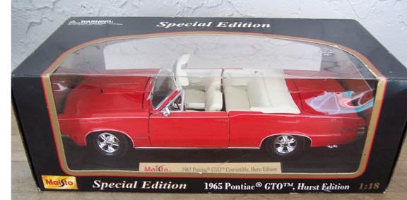 Maisto 1965 Pontiac GTO Convertible, Hurst Edition Red