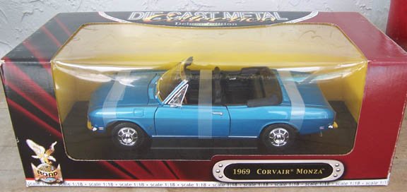Road Signature 1969 Blue Corvair Monza 1:18 NEW