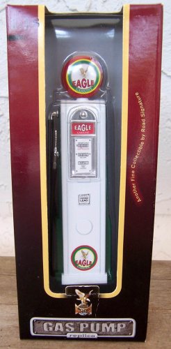 Road Signature Yat Ming Square Eagle Gas Pump NEW 1:18