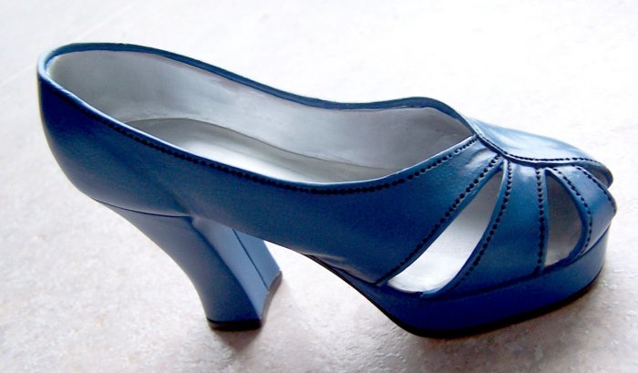 Just the Right Shoe #25019 New Heights Mint NEW