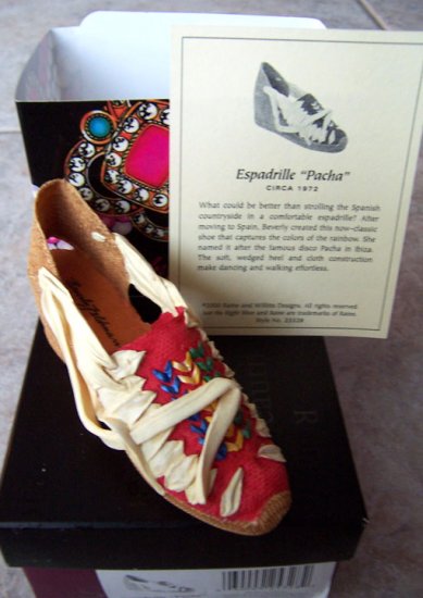 Just the Right Shoe 25328 Espadrille Pacha NEW