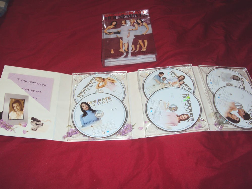 DESPERATE HOUSEWIVES THE COMPLETE FIRST SEASON DVD 6 DISCS SLIP COVER & ART CASE