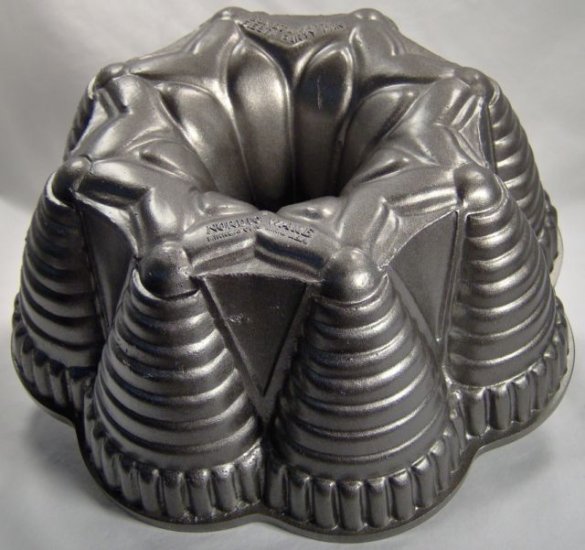Nordic Ware Festival Bundt Cake Pan