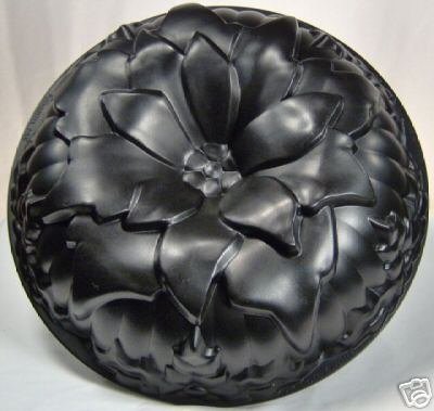 Nordic Ware Silver Poinsettia Cake Pan