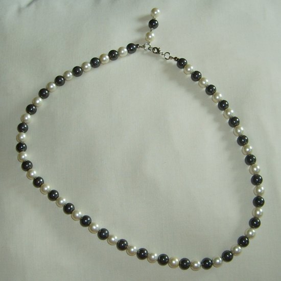 Elegant Pearl necklace