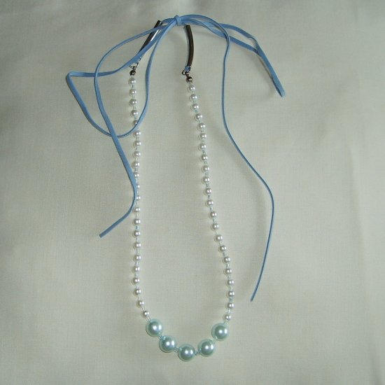 Blue and white Pearl necklace