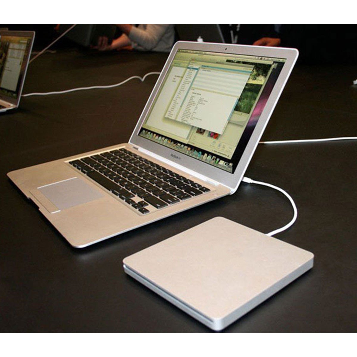 apple laptops with dvd player