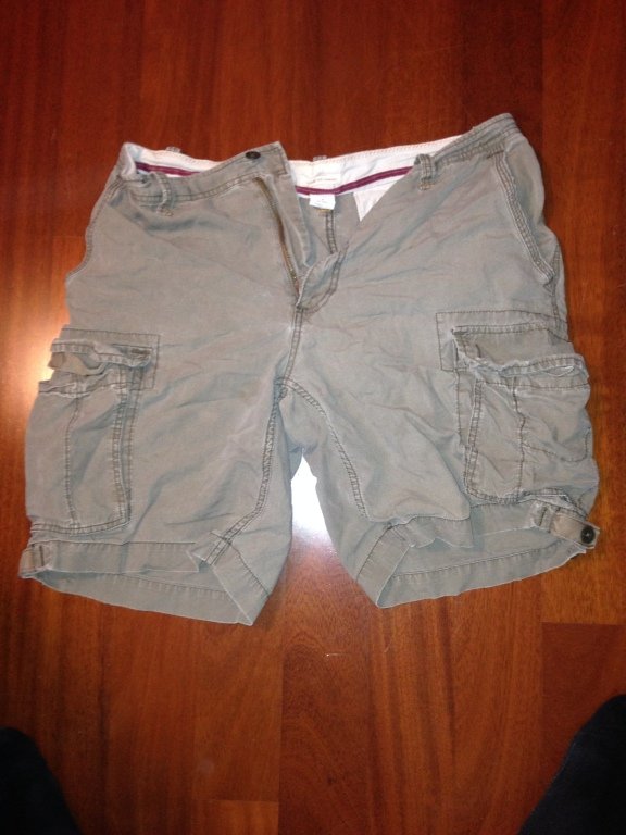 gap cargo shorts size M