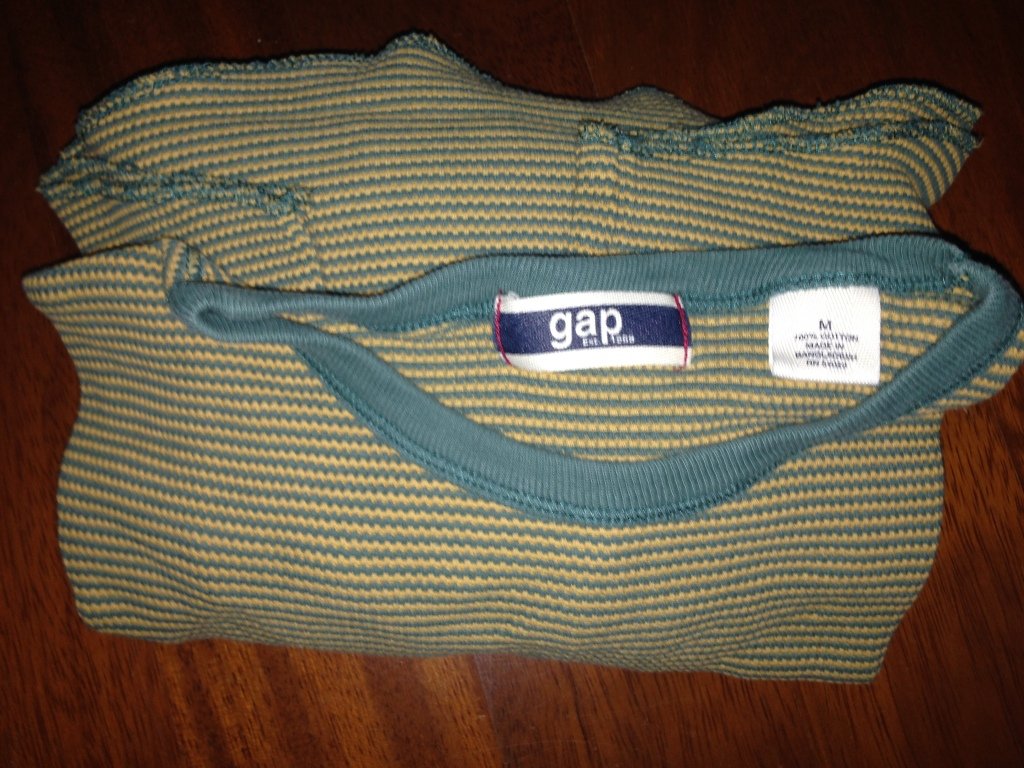 gap sweatshirt yellow size M
