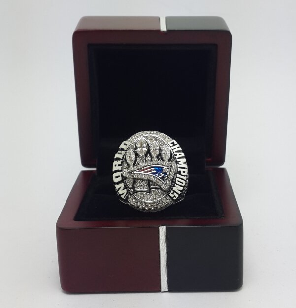 2014 2015 New England Patriots XLIX super bowl championship ring size 8-14 WITH WOODEN BOX