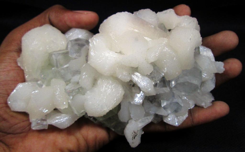AMAZING APOPHYLLITE AND STILBITE MINERALS FORMATION COLLECTIBLES SPECIMENS INDIA