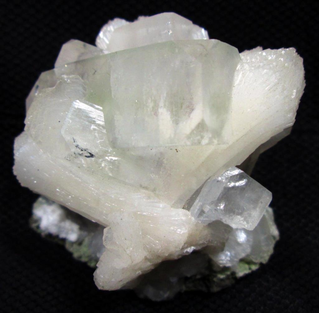 AMAZING APOPHYLLITE AND STILBITE MINERALS CLUSTER FORMATION SPECIMENS PIECE