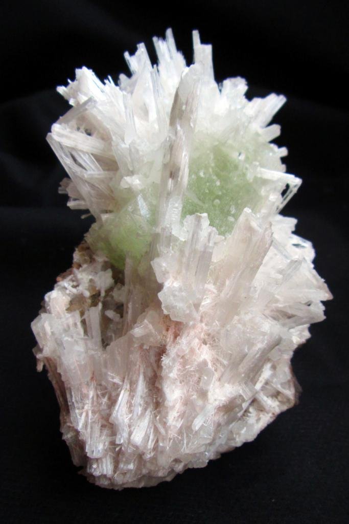 AWESOME SCOLECITE AND APOPHYLLITE MINERALS CLUSTER FORMATION SPECIMENS PIECE