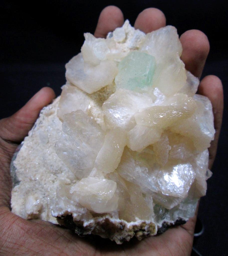 AMAZING STILBITE AND APOPHYLLITE MINERALS CLUSTER FORMATION SPECIMENS PIECE